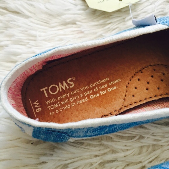 TOMS Classics Resort Striped Slip On Flats - Picture 5 of 6